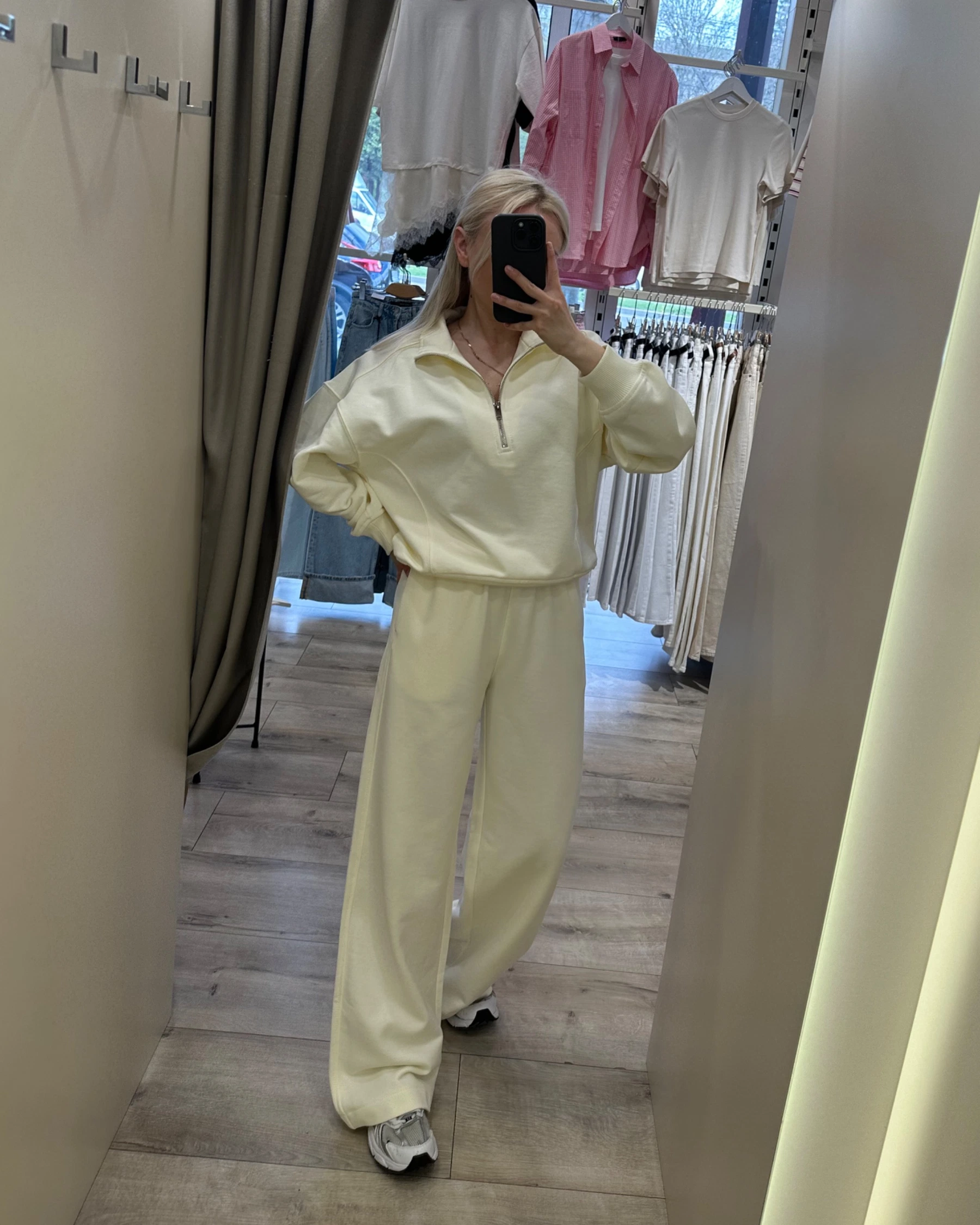 Костюм з зіп світшота та прямих штанів у ніжному ванільному кольорі - зображення 3