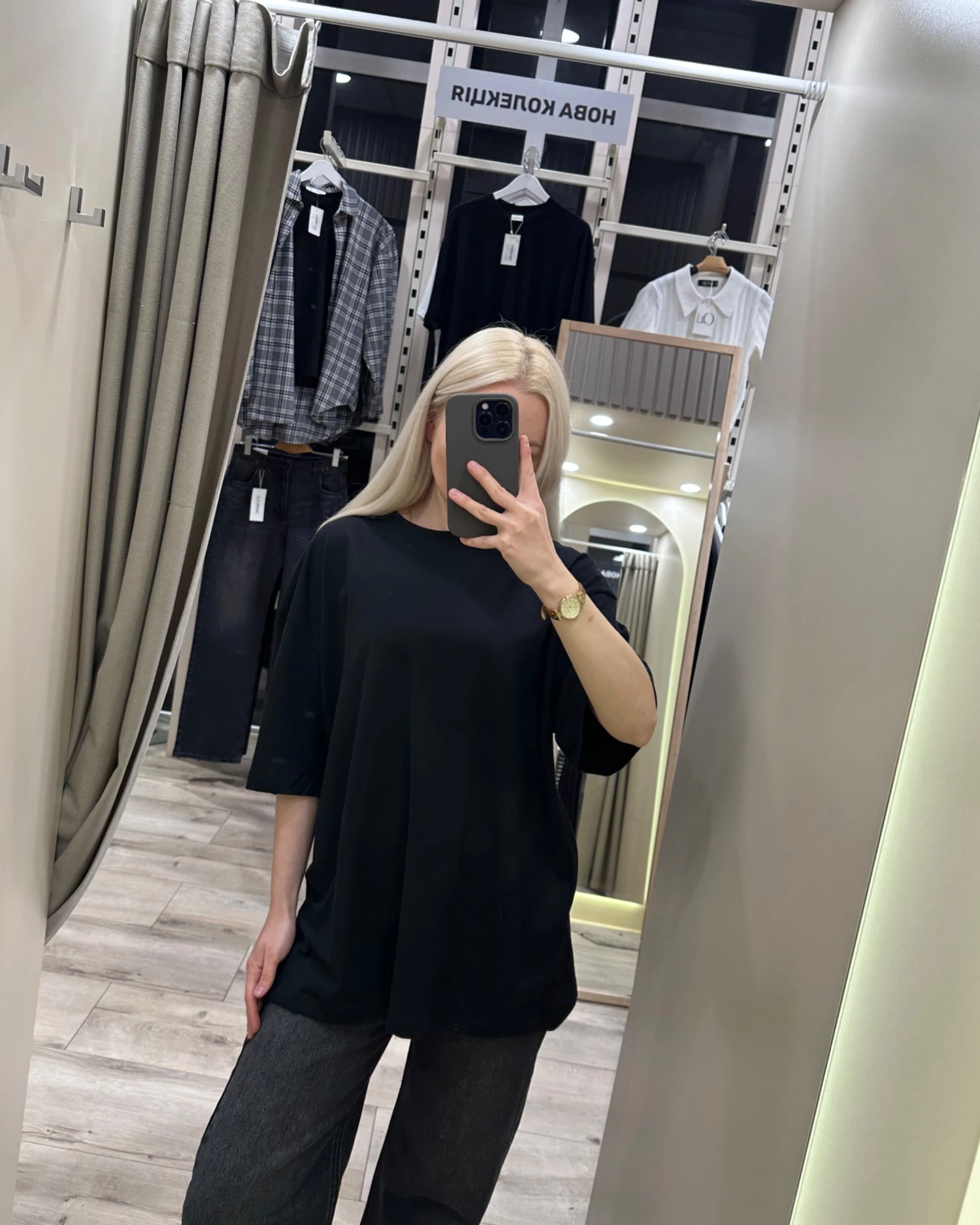 Чорна оверсайз футболка з тонкої бавовни