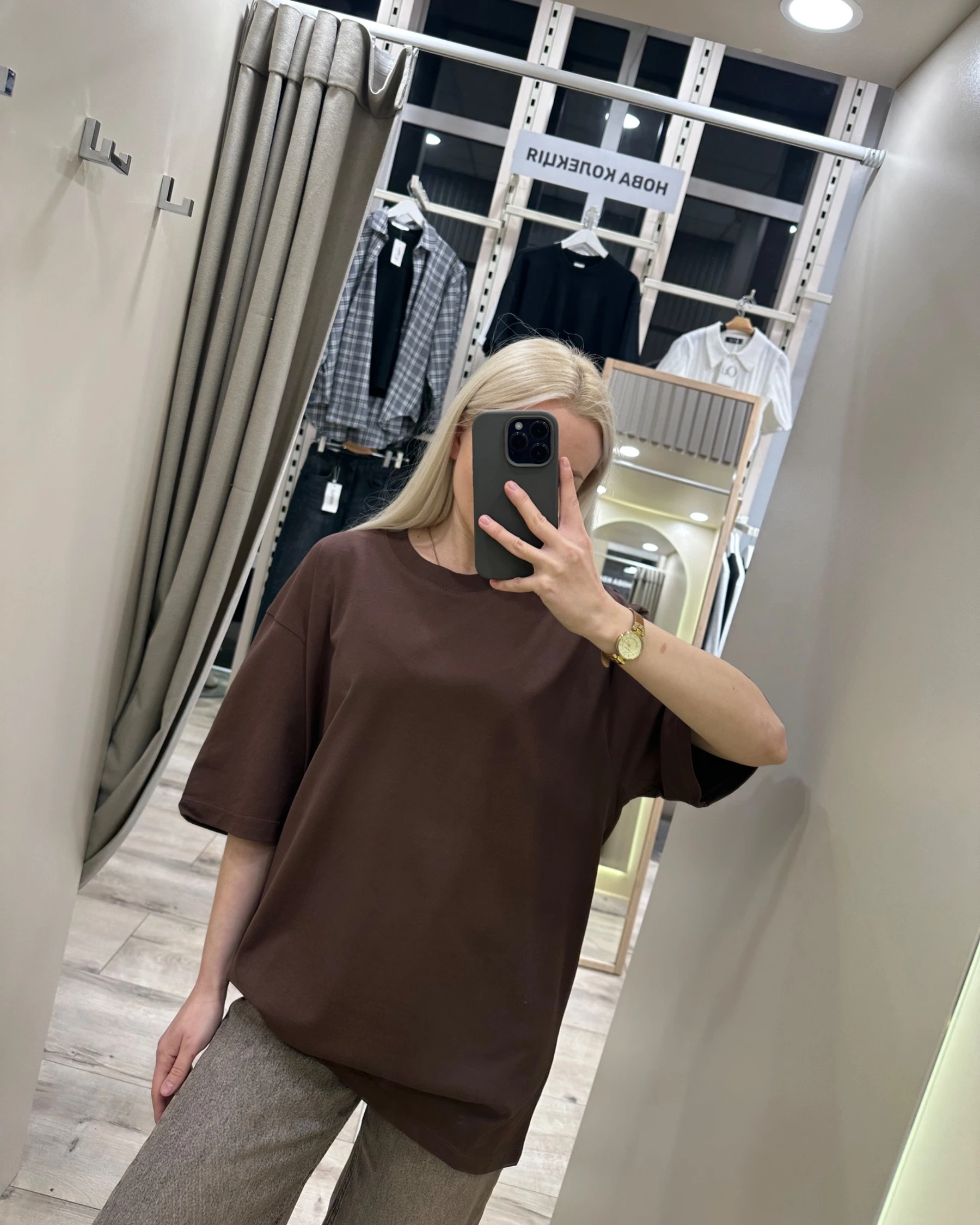 Шоколадна оверсайз футболка з тонкої бавовни