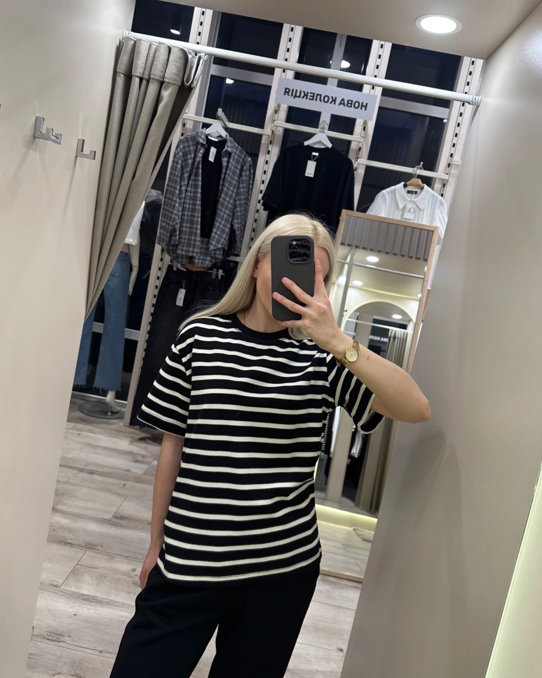 Футболка зі щільної тканини в чорно-молочну смужку