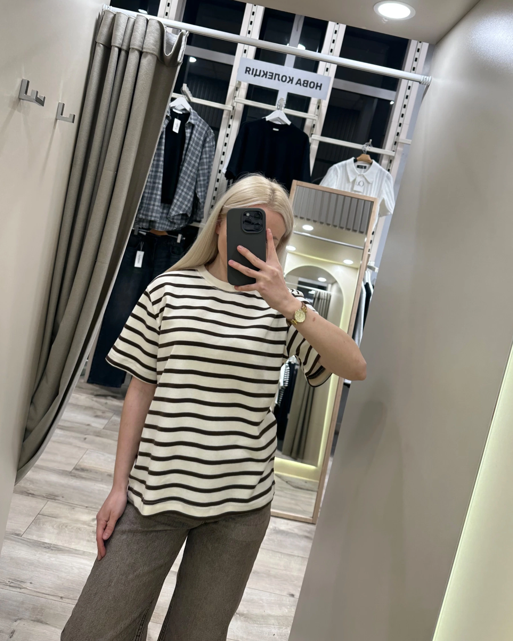 Щільна футболка в ванільно-шоколадну смужку - зображення 4