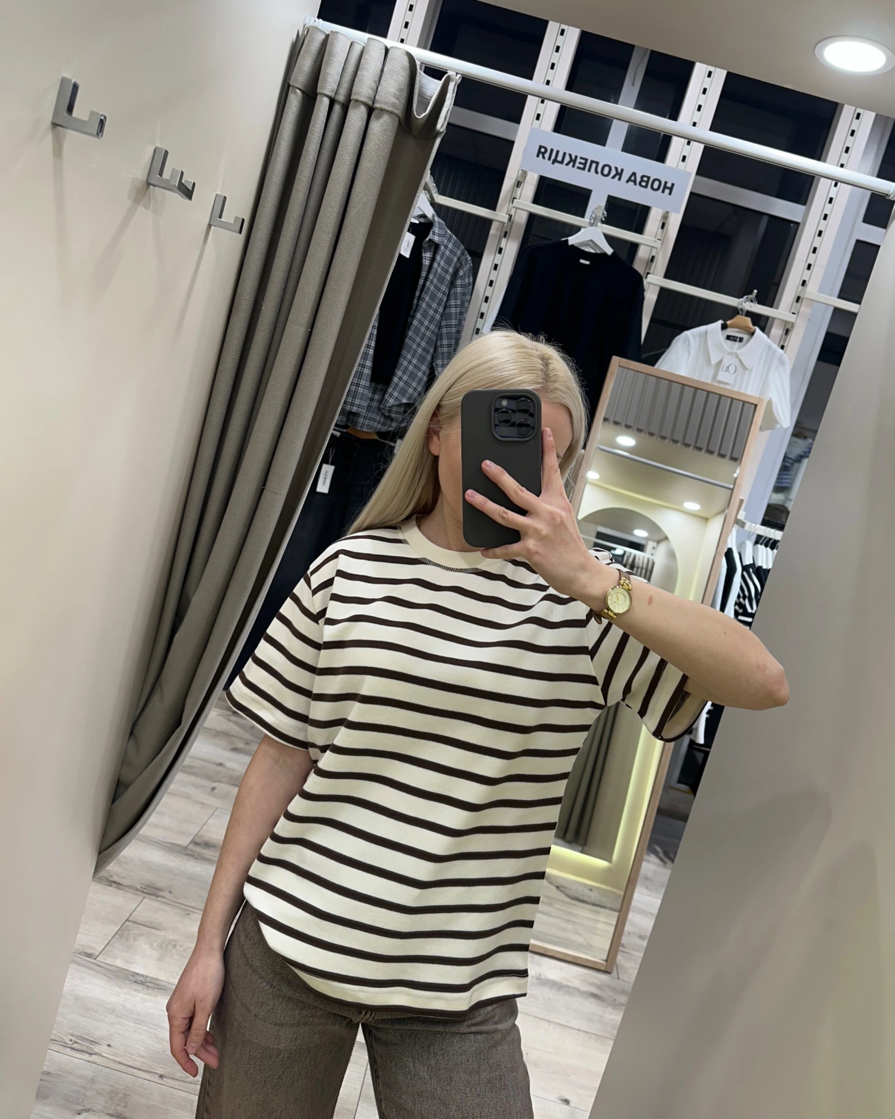 Щільна футболка в ванільно-шоколадну смужку - зображення 5