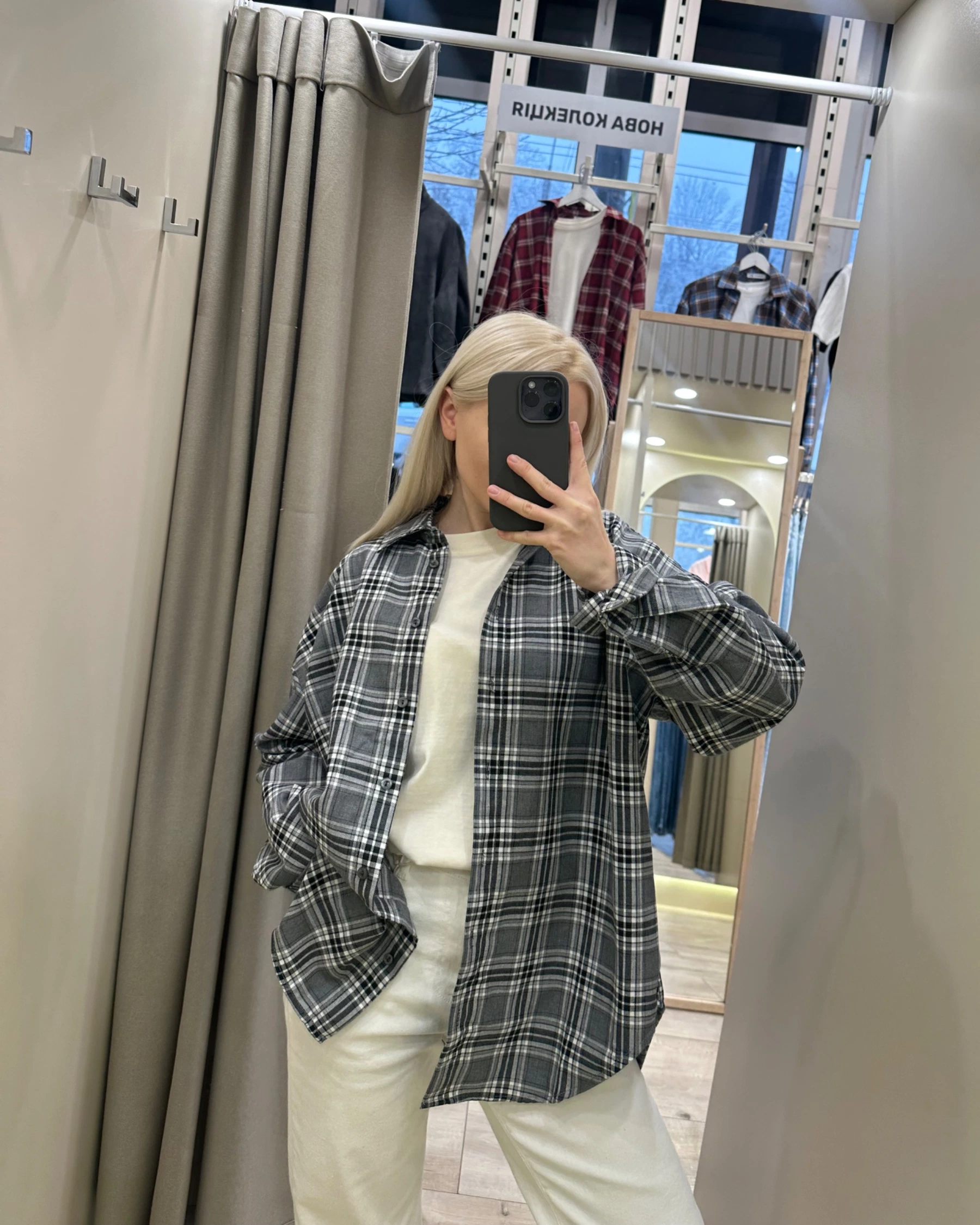 Сіра сорочка в клітинку