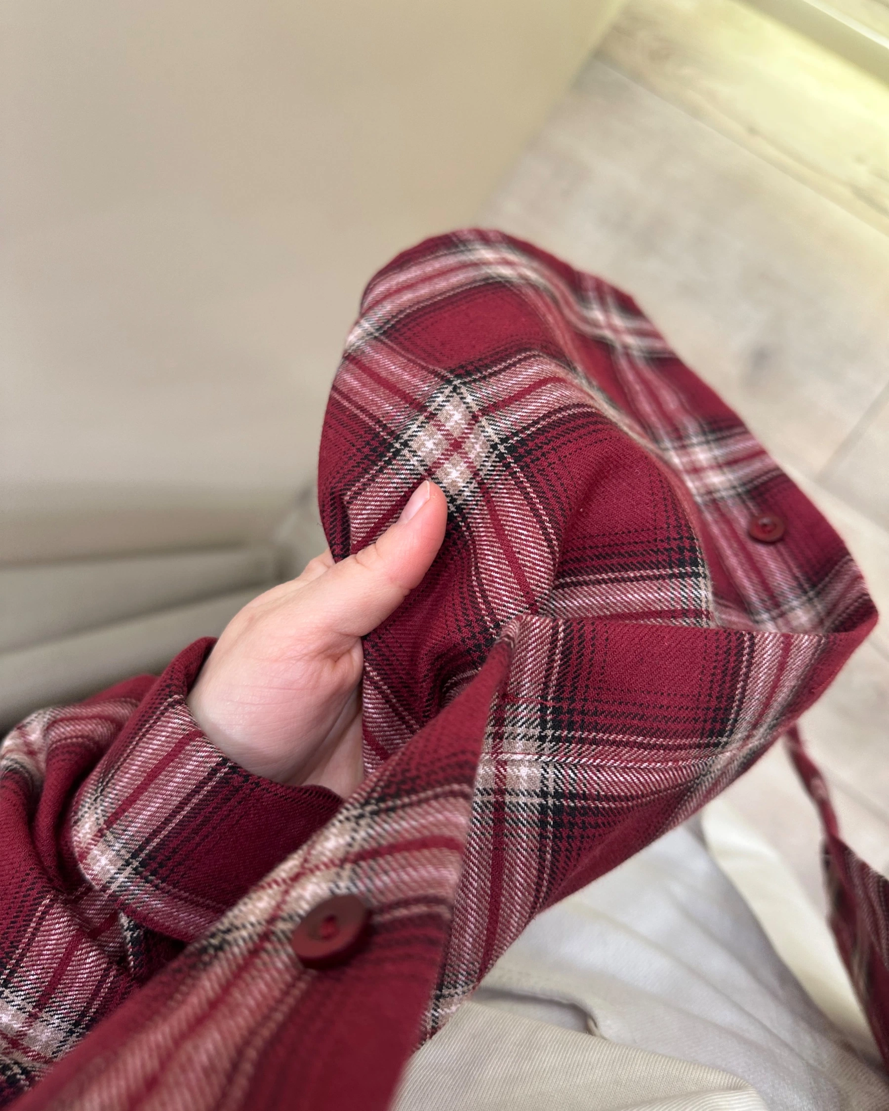 Червона сорочка в клітинку - зображення 2