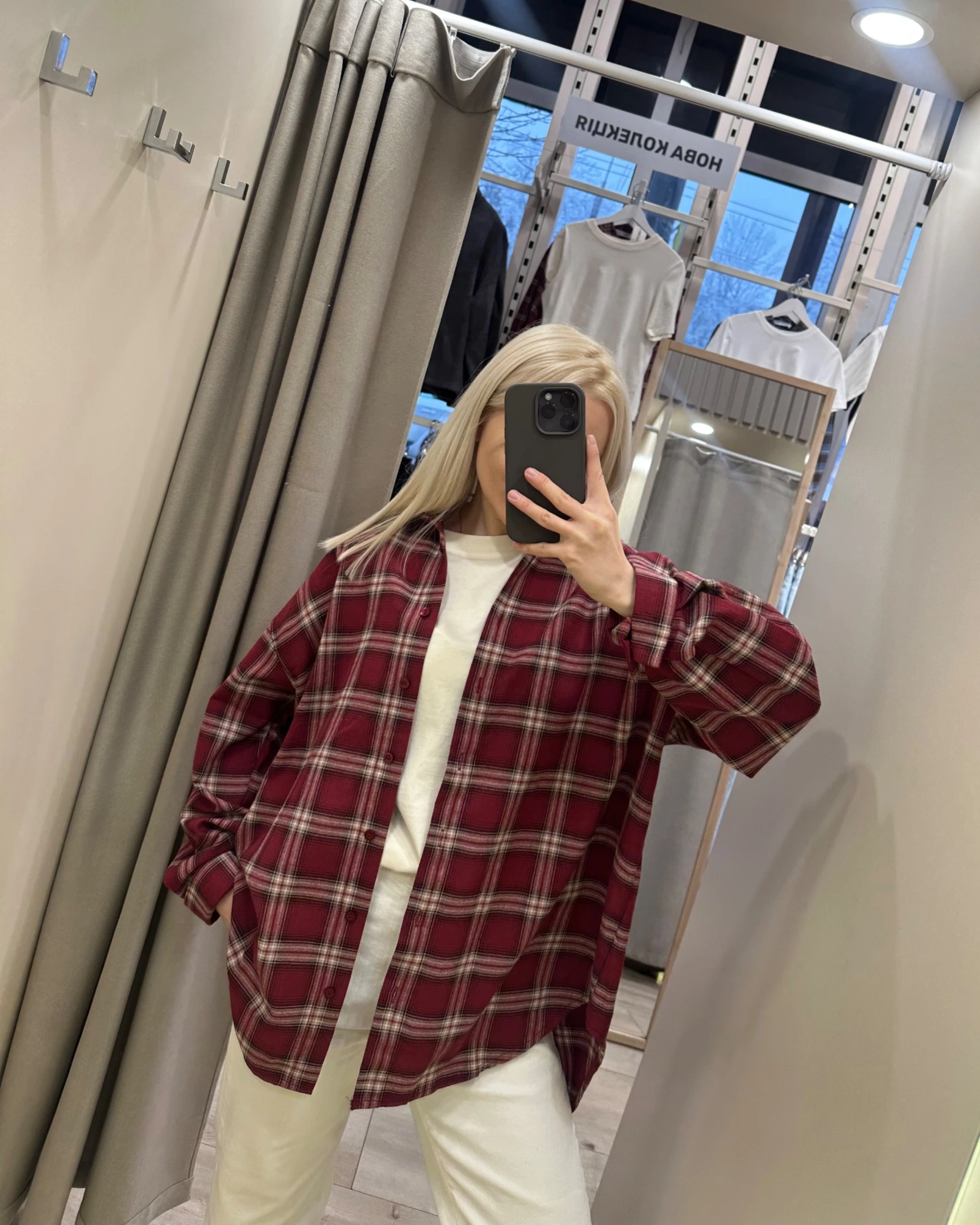 Червона сорочка в клітинку