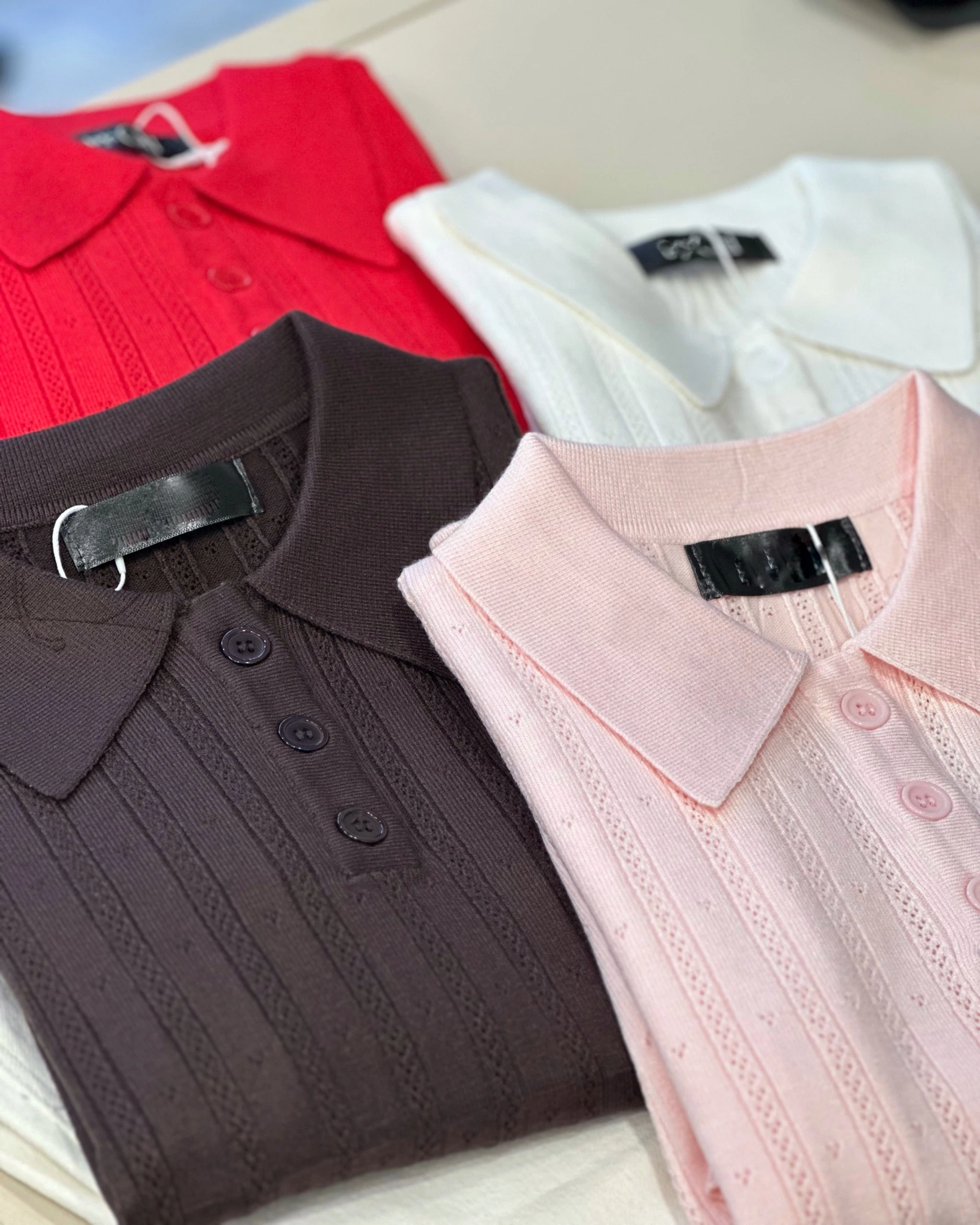 Бавовняне поло з перфорацією в рожевому  кольорі - зображення 4